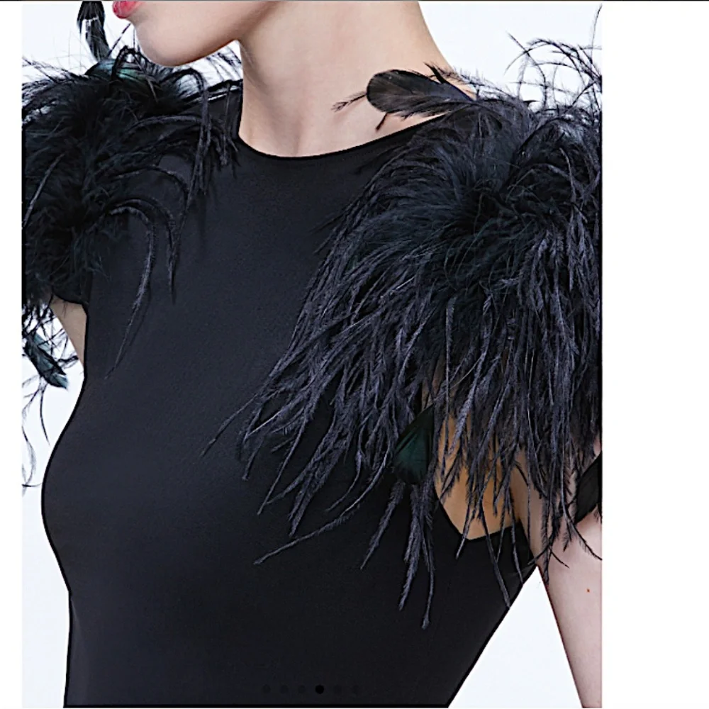 TAMICA FEATHER DETAIL TOP - Picture 5 of 10